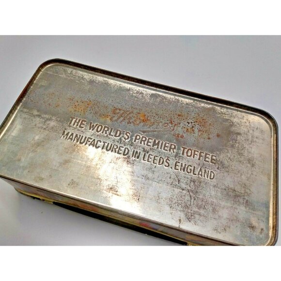 Vintage Thorne's  World's Premier Toffee Tin - Dickesian Memories -  7 1/4" long - Picture 5 of 11